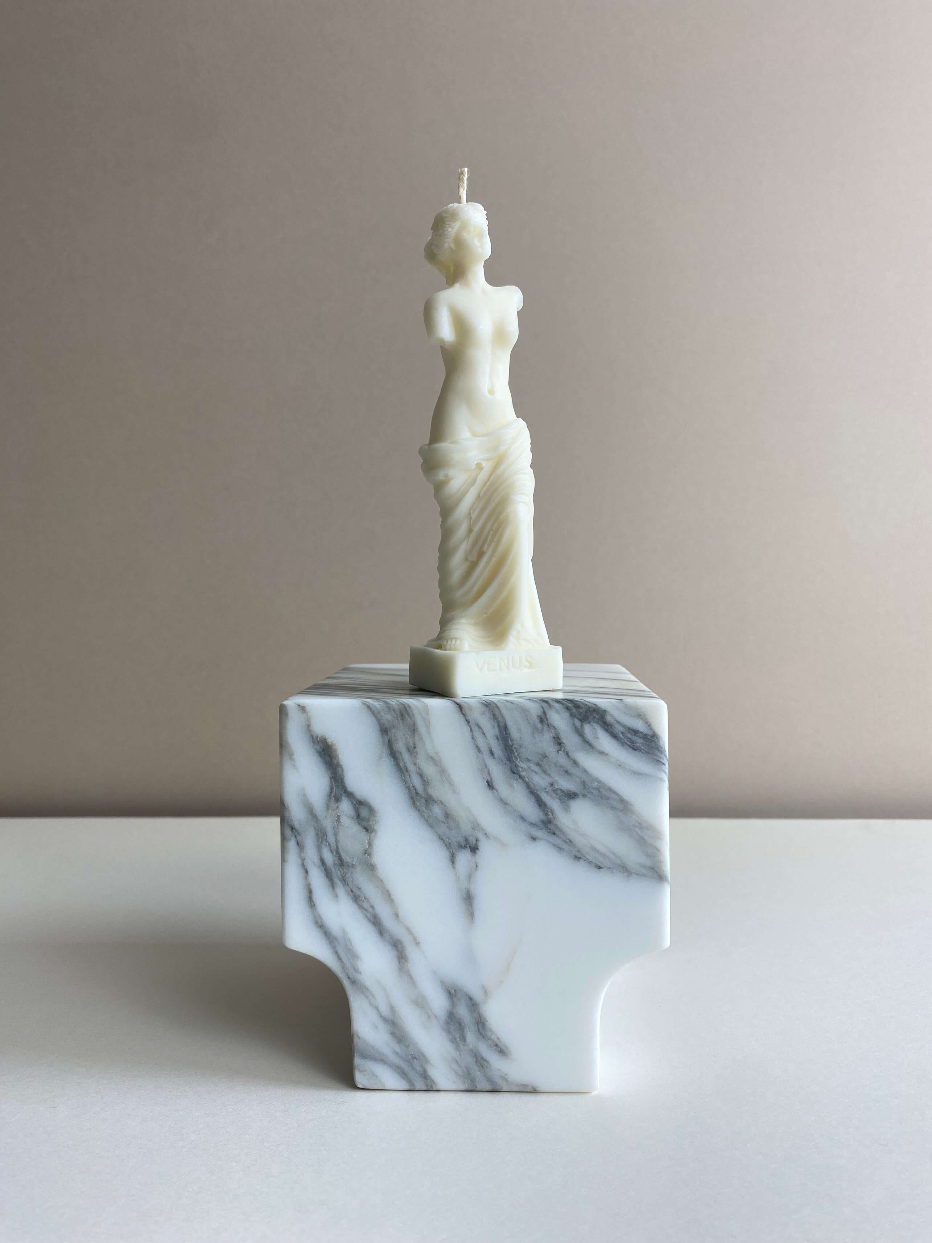 Atelier Ethos Venus Statue Candle A candle in natural soy wax that evokes classical artistry and refined design. Handcrafted, sustainable, and 10% of profits are donated to charity. £12.00