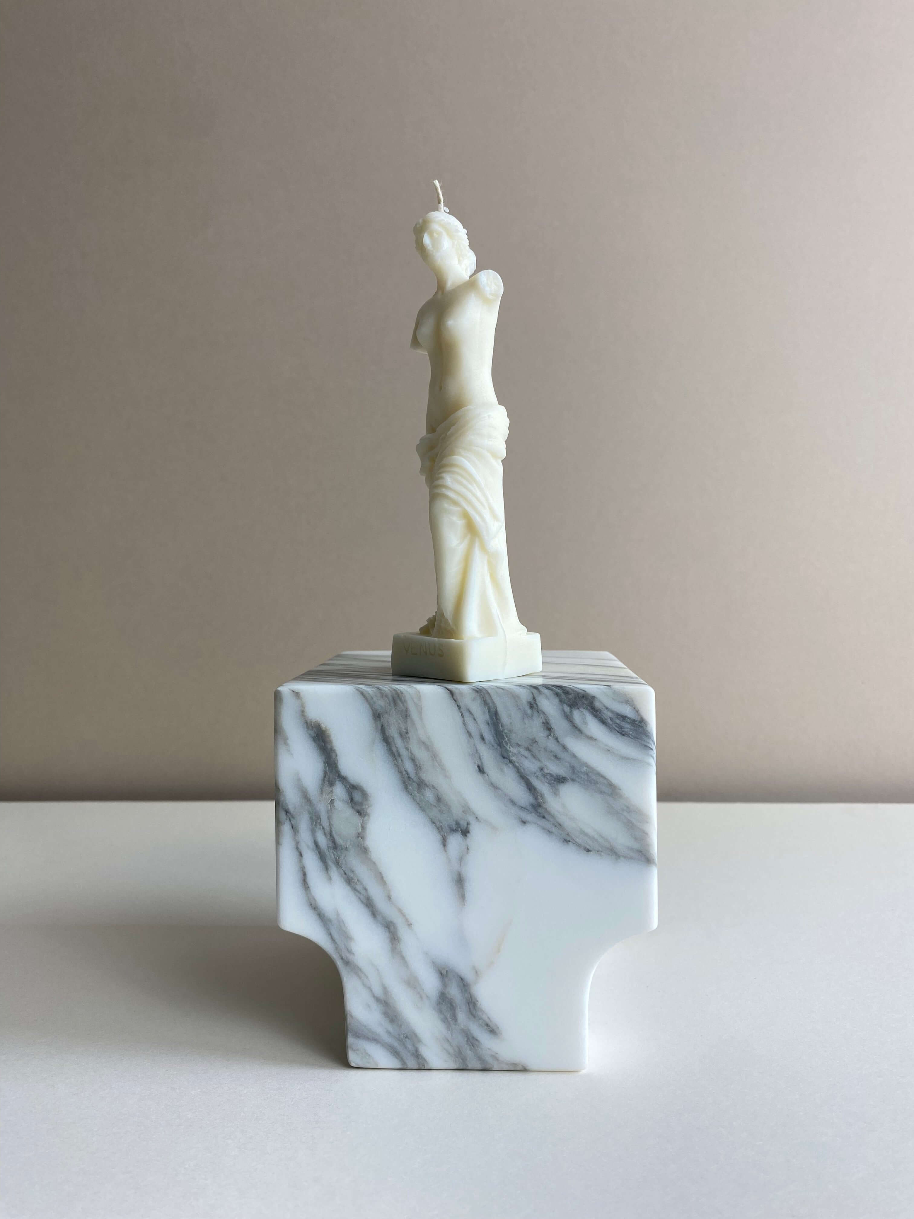 Atelier Ethos Venus Statue Candle A candle in natural soy wax that evokes classical artistry and refined design. Handcrafted, sustainable, and 10% of profits are donated to charity. £12.00