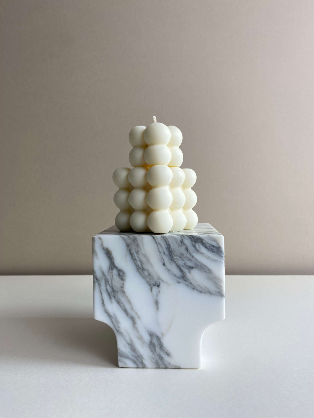 Atelier Ethos Candle Club Subscription Bring timeless beauty into your home with a curated selection of hand-poured candles from Atelier Ethos. Each month, you’ll receive one of our signature sculptural candles – minimalist, elegant, and designed to be ad